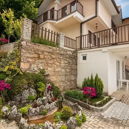Koteski Appartement *